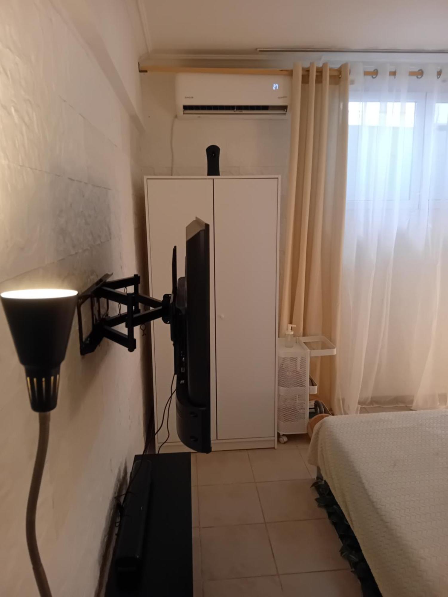 Vestige Basement Apartment Афины Экстерьер фото