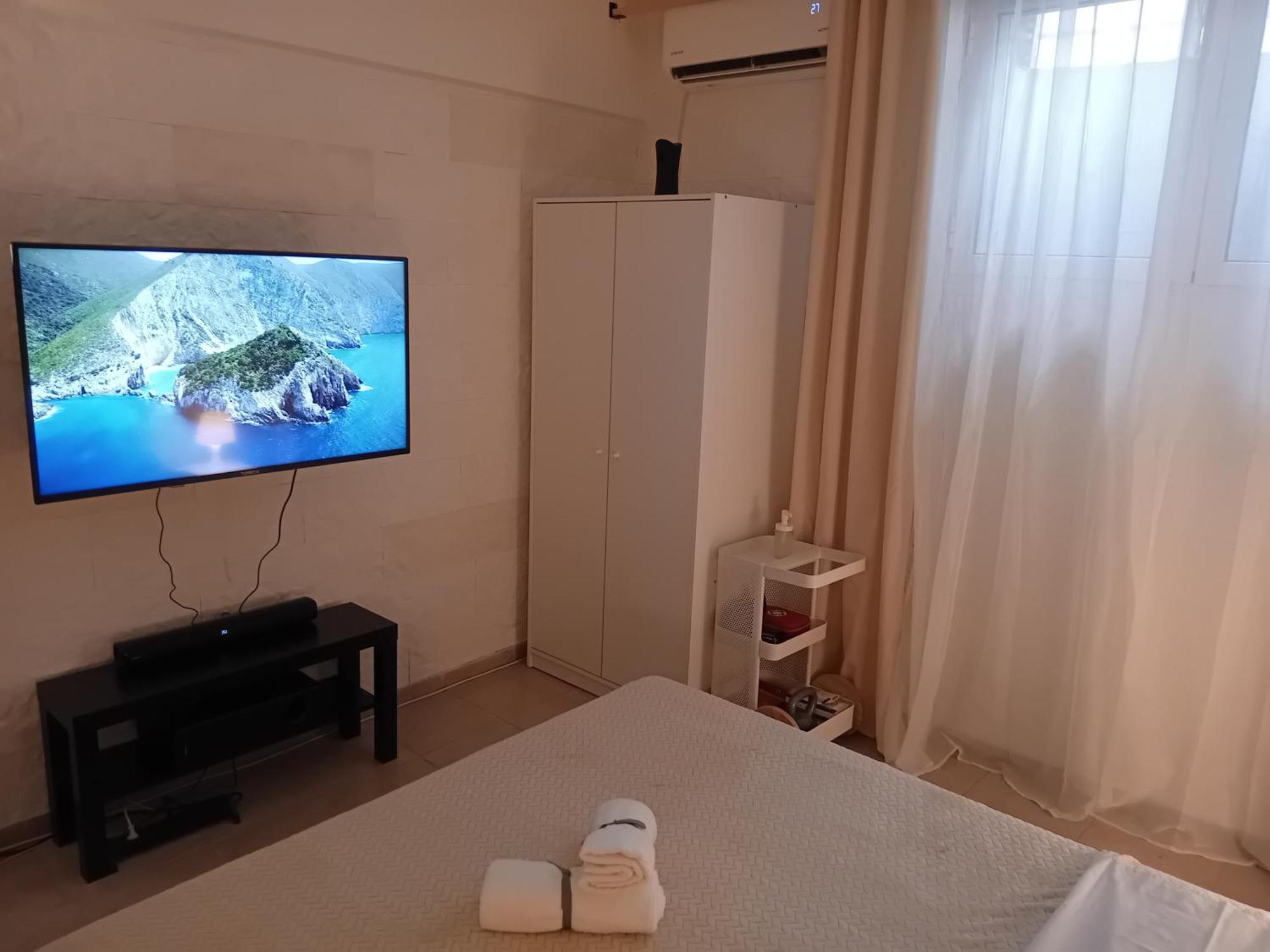 Vestige Basement Apartment Афины Экстерьер фото
