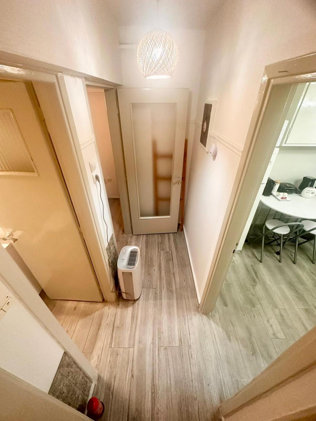 Vestige Basement Apartment Афины Экстерьер фото